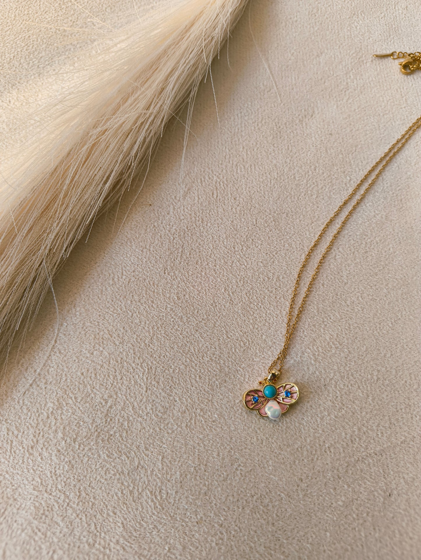 Colourful butterfly pendant (anti-tranish)