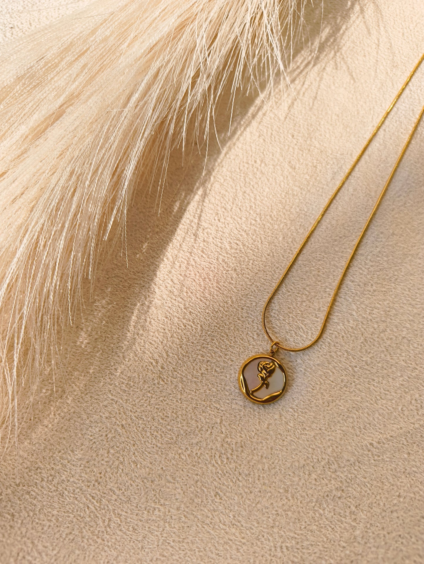 Round clay flower pendant (Anti-tranish)