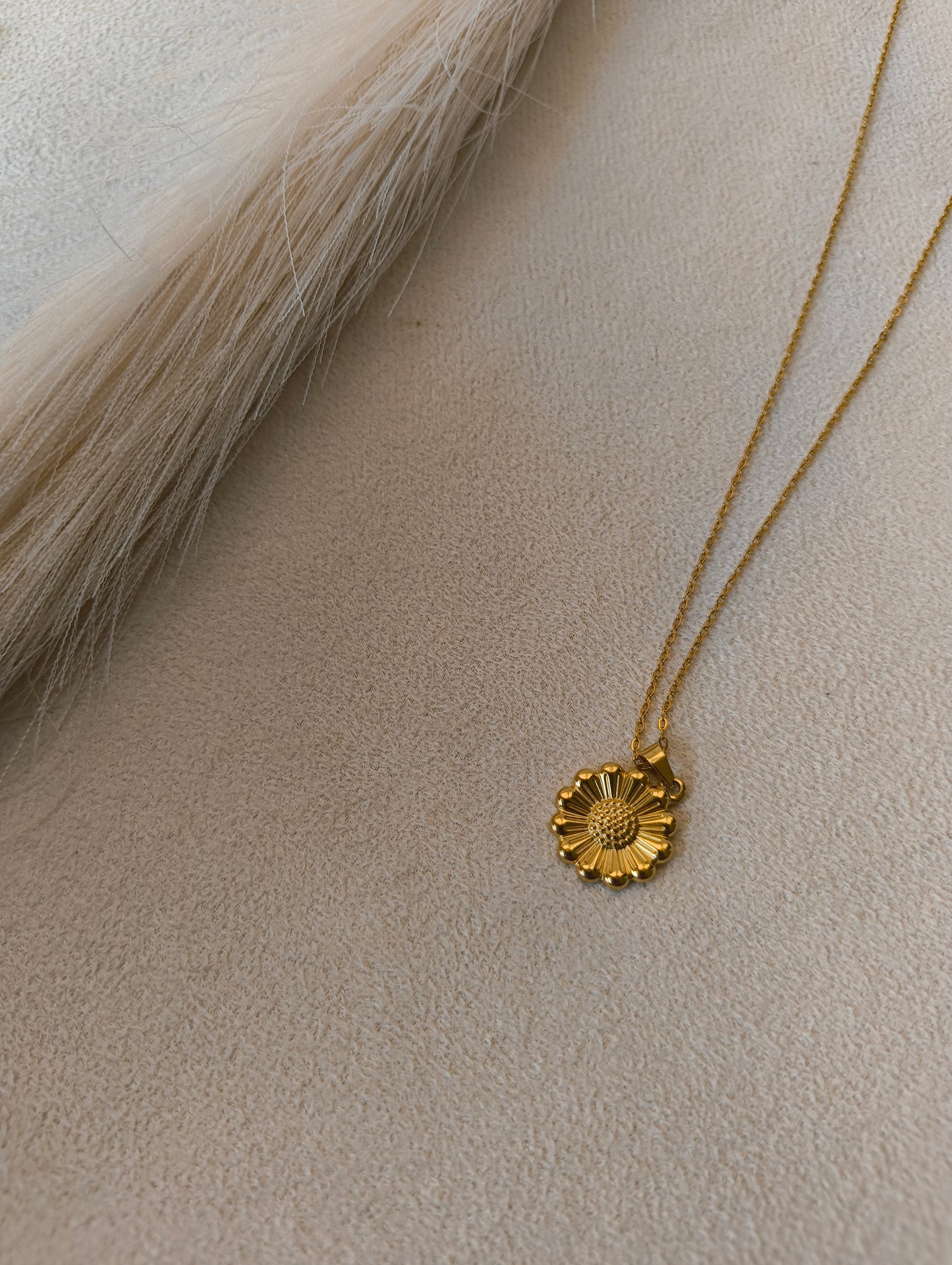 Moon Gold pendant (anti-tranish)