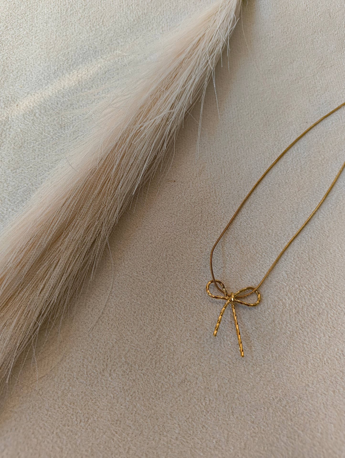 Ribbon pendant (anti-tranish)