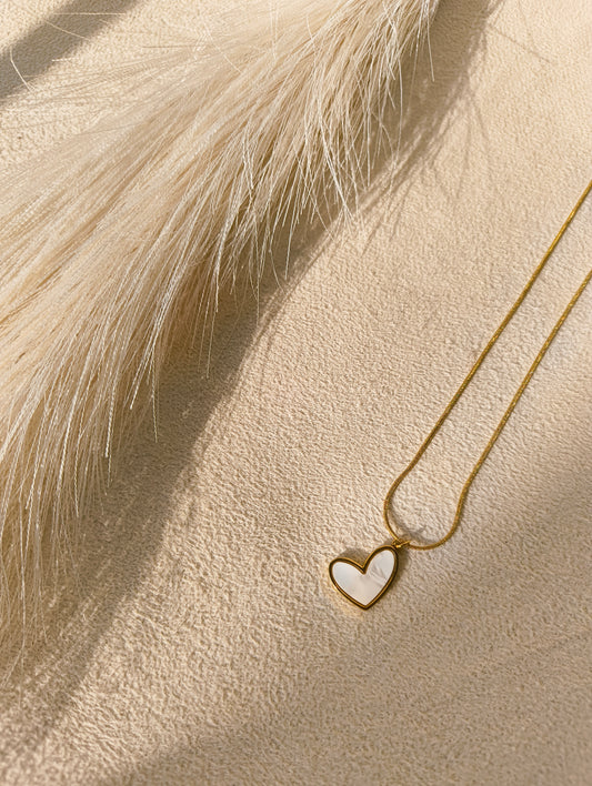 White love pendant (anti-tranish)