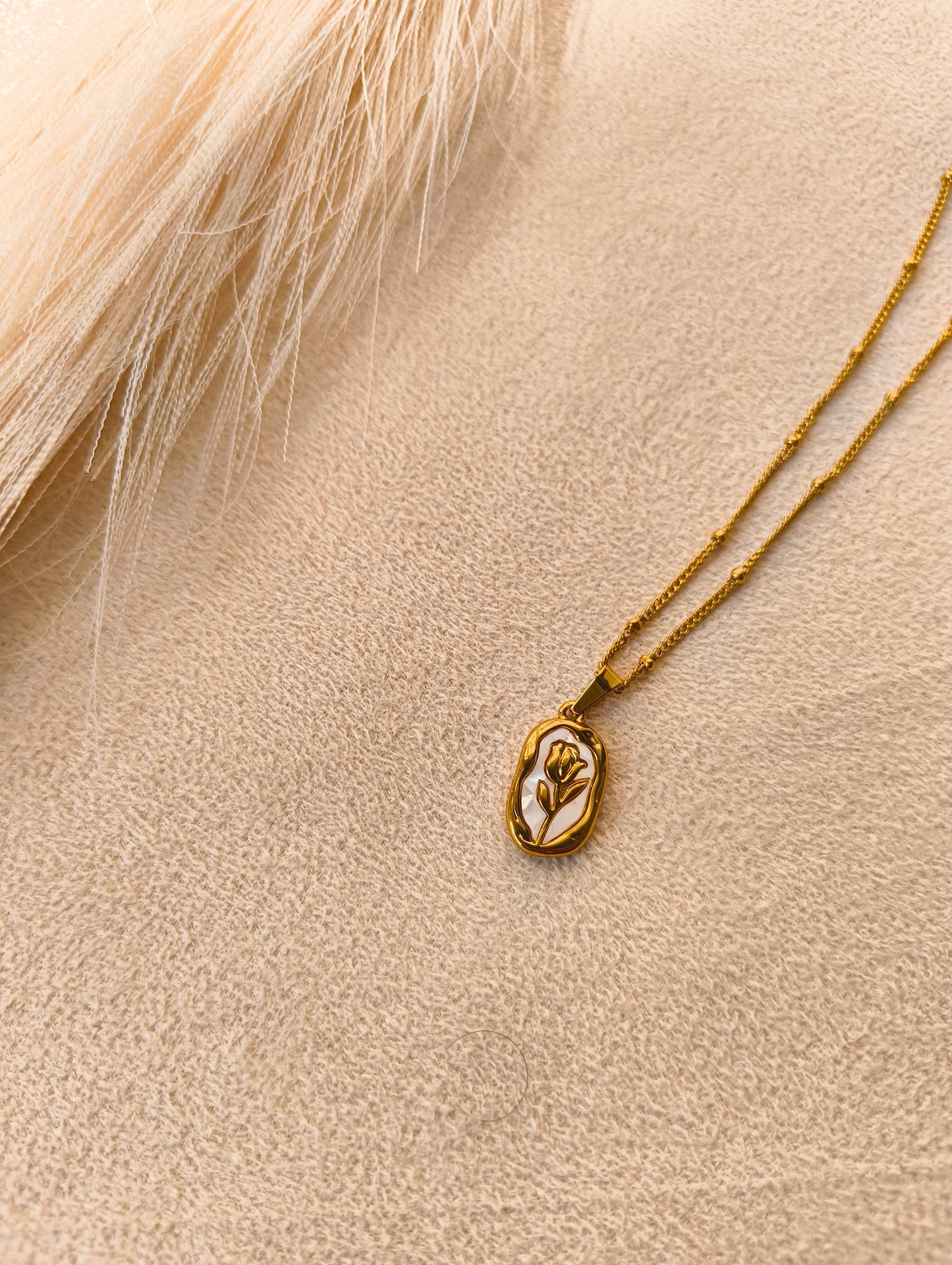 Clavicle flower pendant (anti-tranish)